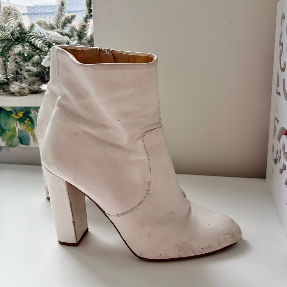 Steve Madden White Leather High Block Heel Ankle Booties